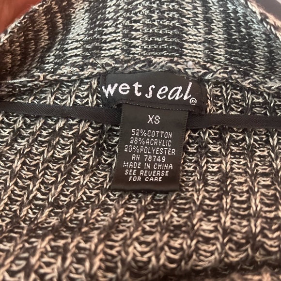 wet seal cardigan - Picture 3 of 3